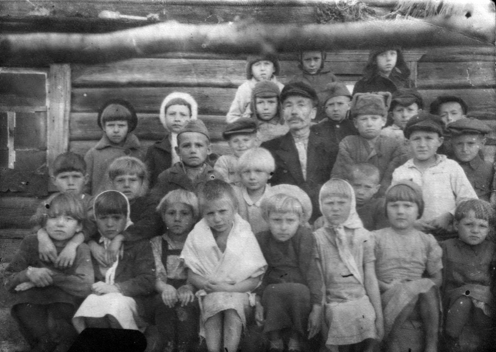 1-ый класс. 1947 год. Учитель К.В. Надольский