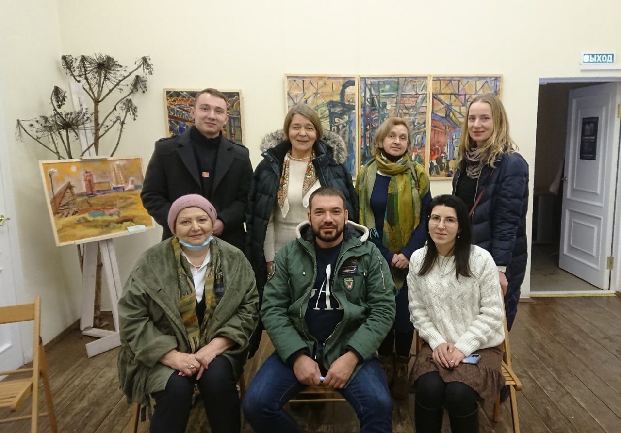 На художественной выставке "Г.А.Рождественская. Город цехов и заводов" в Московских воротах